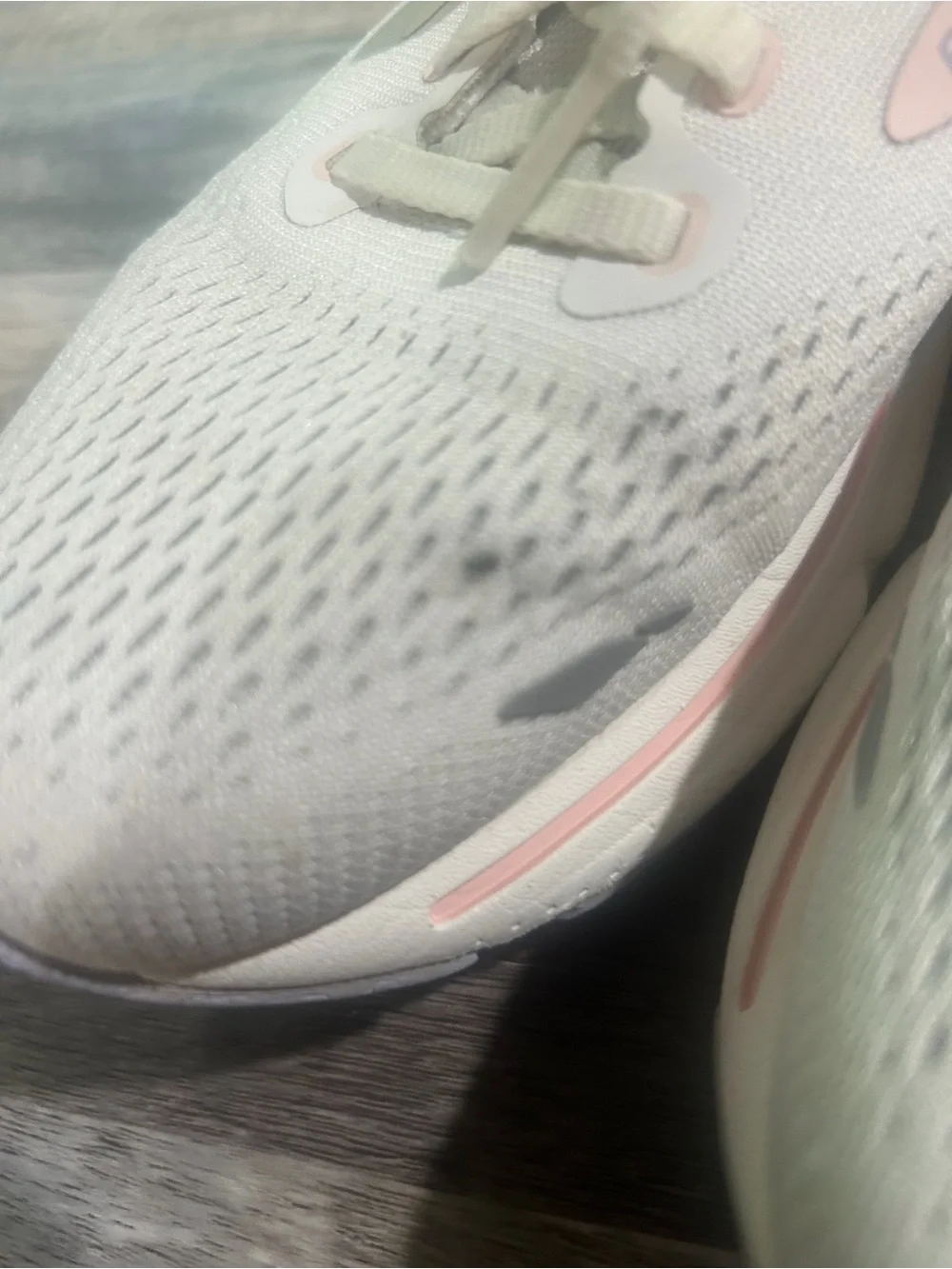 Brooks size 8 Women's Running Sneakers - Light Gray with Pale Pink Accents